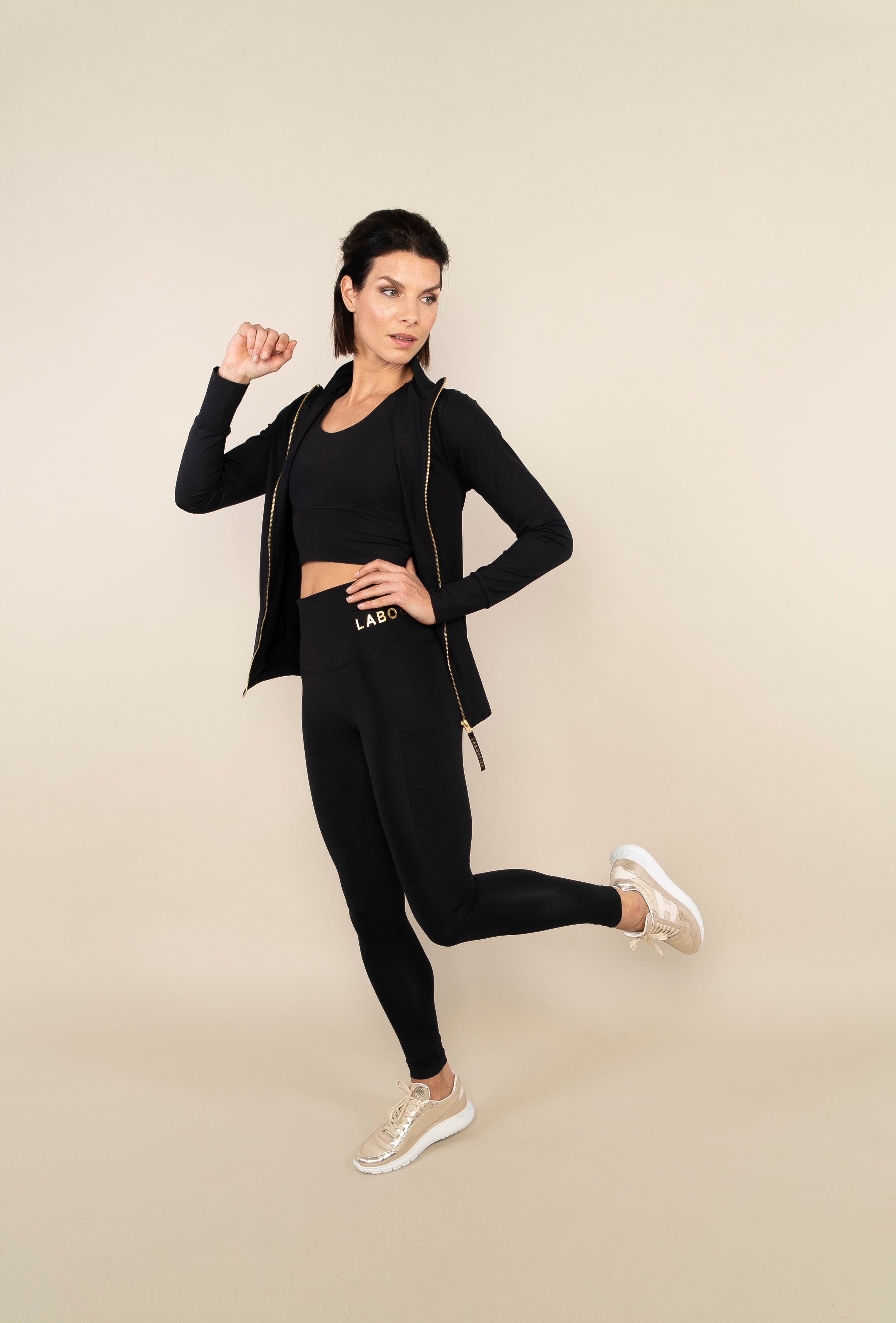 SPORT BRA - black with gold