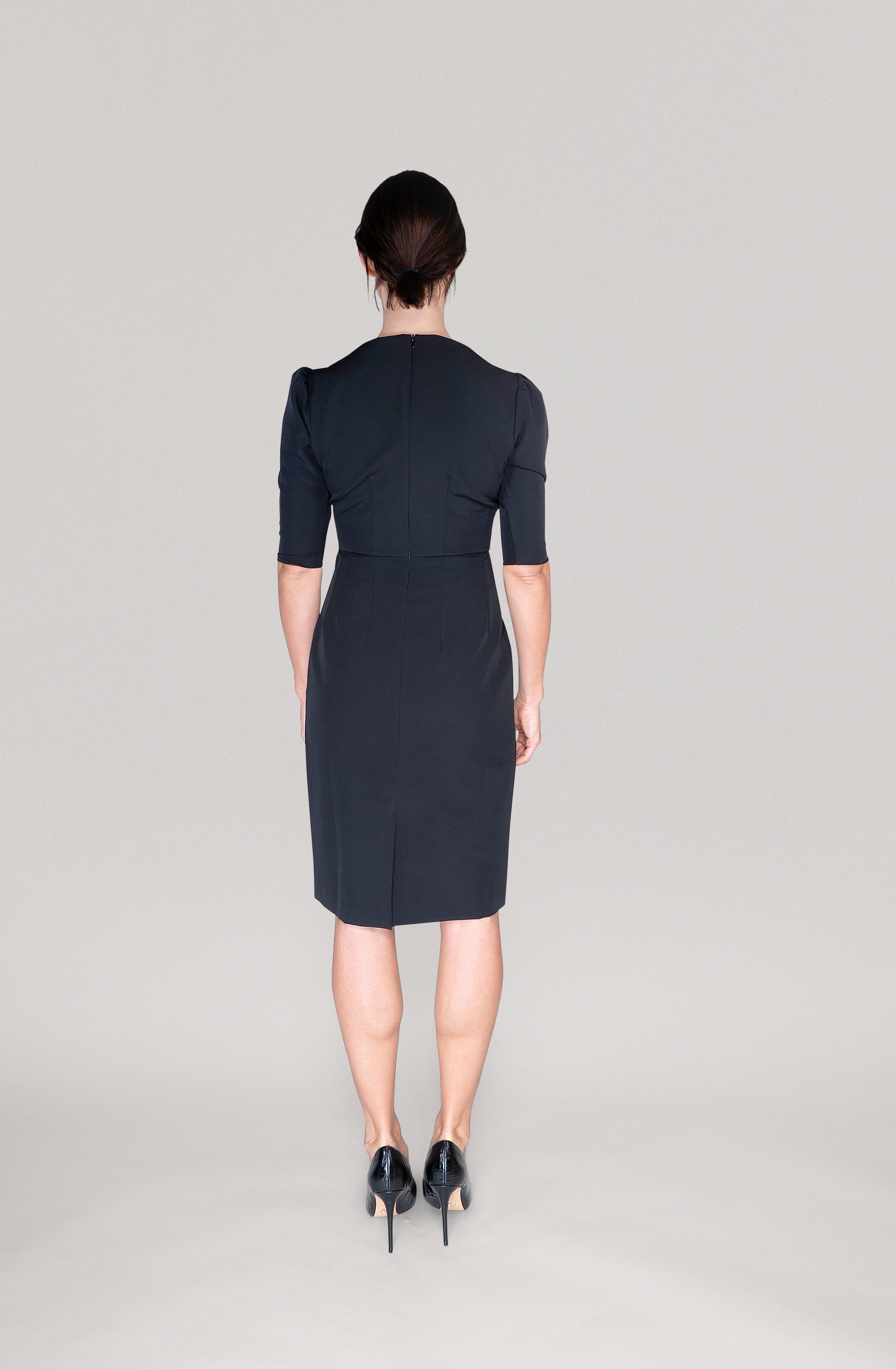 THE SHOULDER DRESS - black