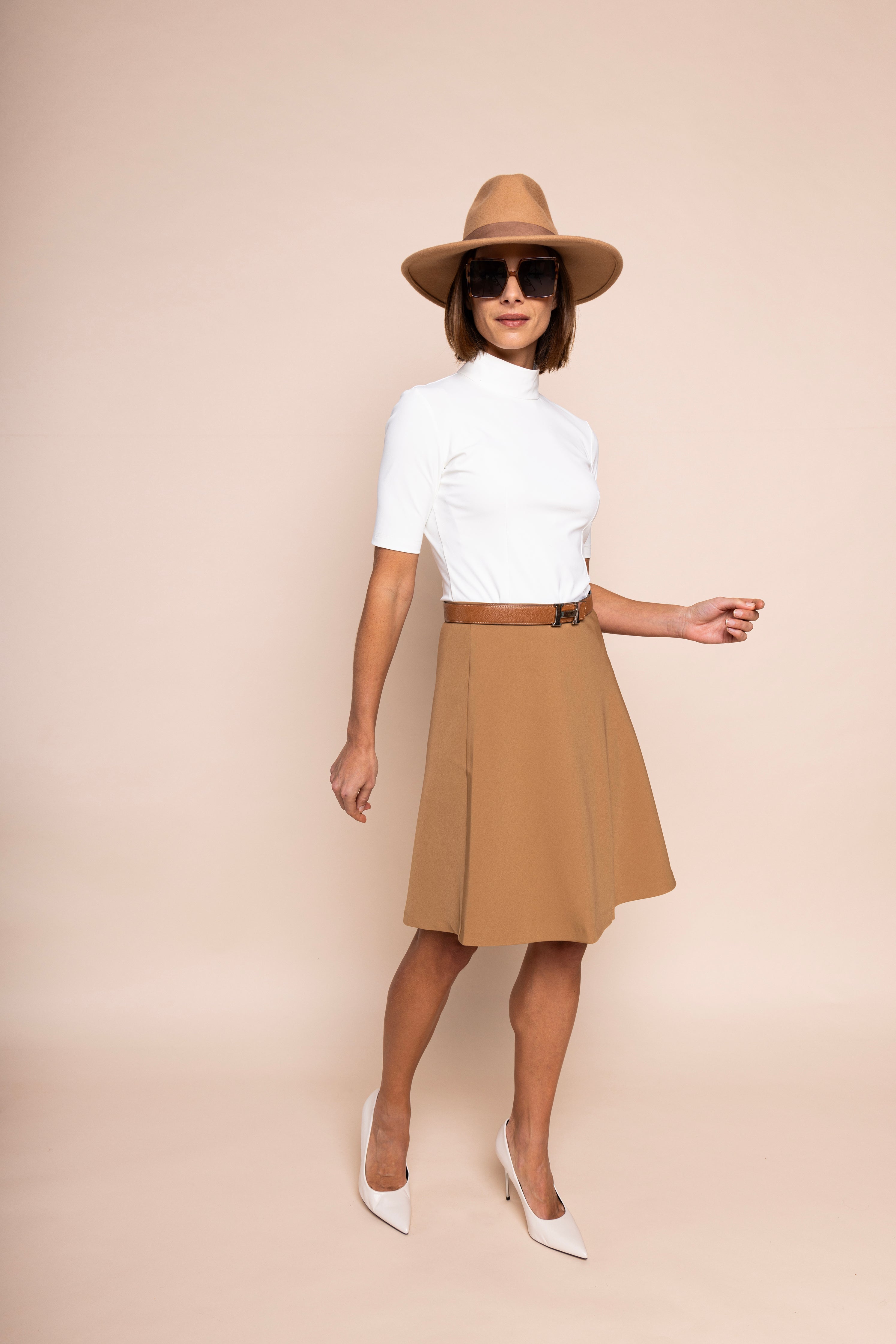 DONNA SHORT SLEEVE TRAVEL TOP - off-white