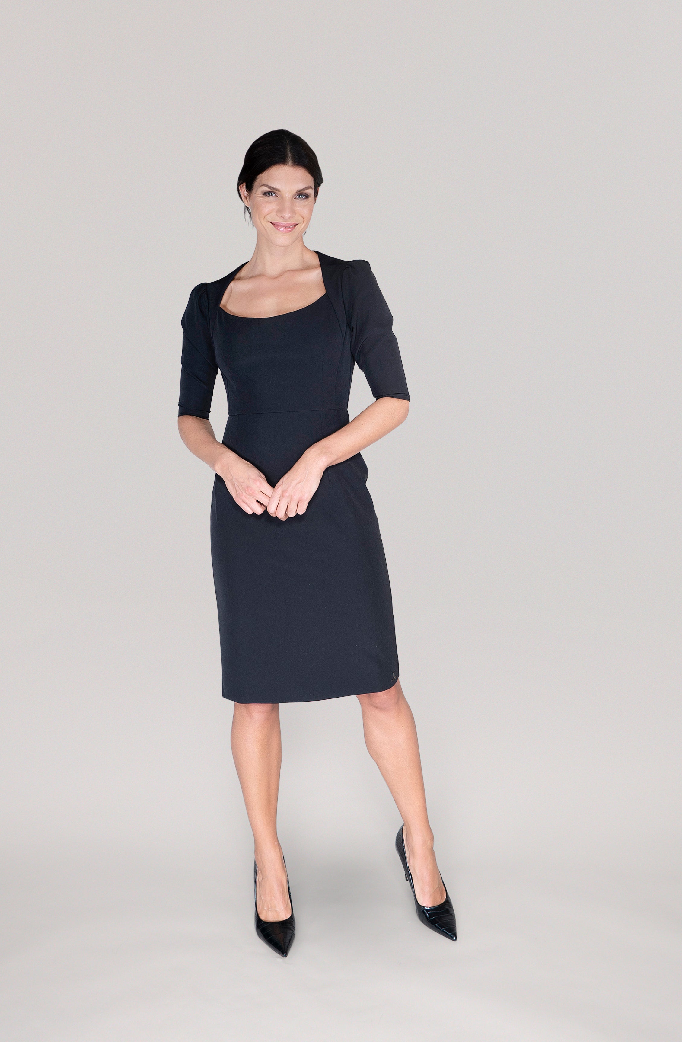 THE SHOULDER DRESS - black